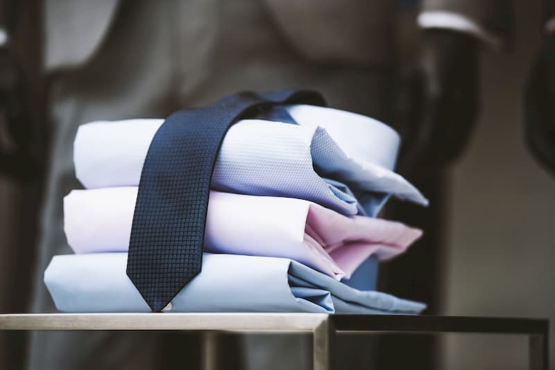 キャバクラボーイ(黒服)はどんなスーツを着れば良いの?色・形状・シャツまで徹底解説!